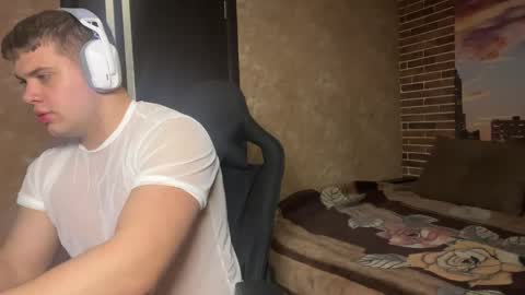 Snapshot of musclephantom chatting on 05.06.26 Egor online show from 05.06.26
