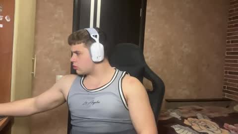 Snapshot of musclephantom chatting on 05.07.26 Egor online show from 05.07.26