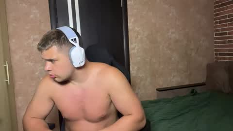 Snapshot of musclephantom chatting on 05.22.26 Egor online show from 05.22.26