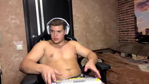 Snapshot of musclephantom chatting on 06.25.26 Egor online show from 06.25.26