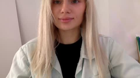 Snapshot of musescorner chatting on 07.19.26 musescorner online show from 07.19.26