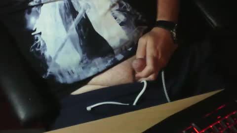 Snapshot of muso44 chatting on 01.05.25 Muso online show from 01.05.25