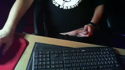 Snapshot of muso44 chatting on 03.08.25 Muso online show from 03.08.25