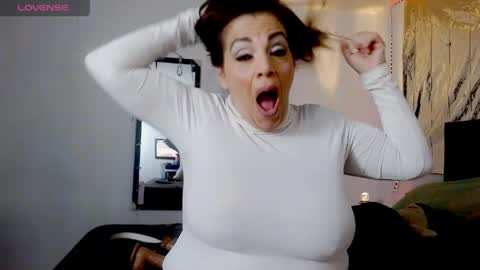 Mussa Hott online show from 04.12.26