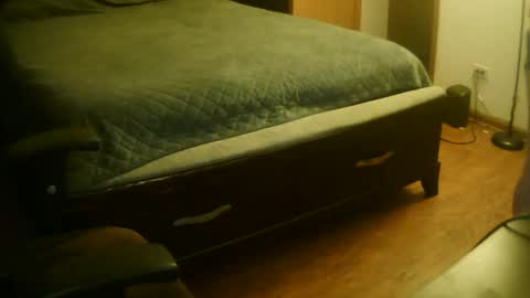 mustenjoyhead79 online show from 11.24.25