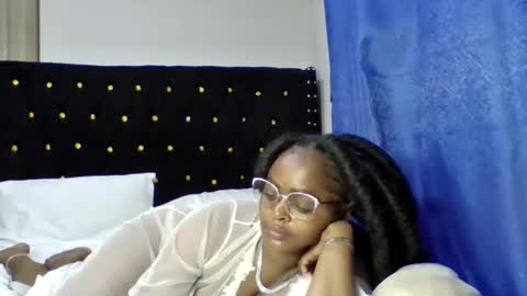 Snapshot of mwana69 chatting on 04.15.26 mwana69 online show from 04.15.26