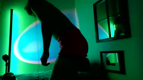 Snapshot of mx_anouk_divine chatting on 10.14.25 Mx. Anouk Divine online show from 10.14.25