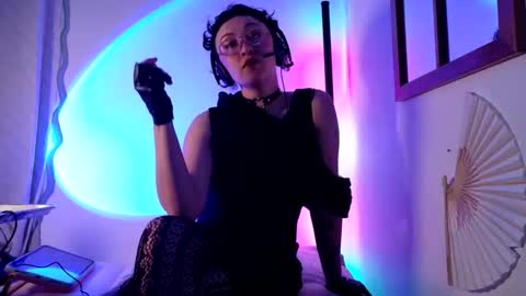 Mx. Anouk Divine online show from 02.02.26