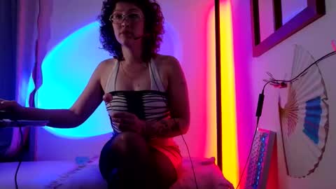 Mx. Anouk Divine online show from 04.04.26
