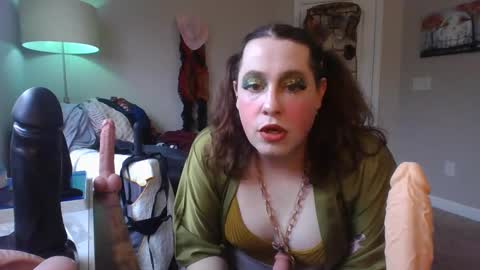 Snapshot of mxsissycharlotte chatting on 12.10.24 Mx Charlotte online show from 12.10.24