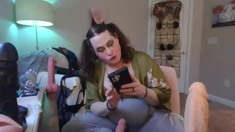 Snapshot of mxsissycharlotte chatting on 12.10.24 Mx Charlotte online show from 12.10.24