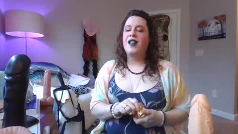 Snapshot of mxsissycharlotte chatting on 12.18.24 Mx Charlotte online show from 12.18.24