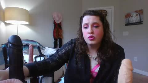 Snapshot of mxsissycharlotte chatting on 12.19.24 Mx Charlotte online show from 12.19.24