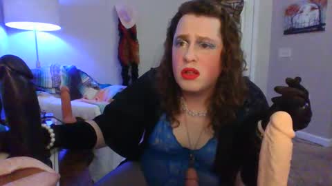 Snapshot of mxsissycharlotte chatting on 12.31.24 Mx Charlotte online show from 12.31.24