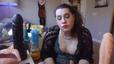 Snapshot of mxsissycharlotte chatting on 01.13.25 Mx Charlotte online show from 01.13.25
