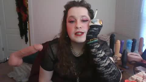 Snapshot of mxsissycharlotte chatting on 11.10.25 Mx Charlotte online show from 11.10.25