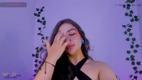 Snapshot of mxsshoney chatting on 12.29.24 Sara IG online show from 12.29.24