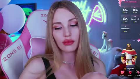 Snapshot of my__sweet__alice chatting on 06.19.26 mysweetalice online show from 06.19.26