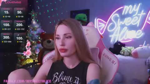 Snapshot of my__sweet__alice chatting on 07.19.26 mysweetalice online show from 07.19.26