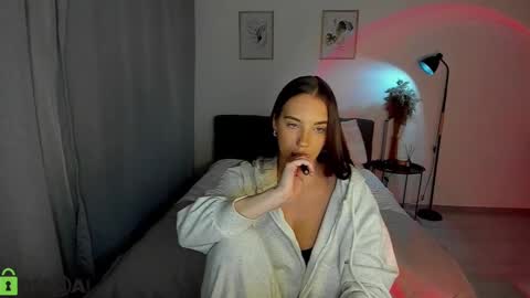 katie online show from 12.19.24