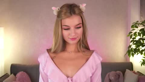 Polly online show from 09.25.25