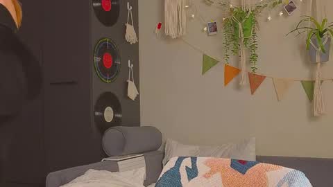 Snapshot of my_parisss chatting on 09.29.25 PARIS online show from 09.29.25