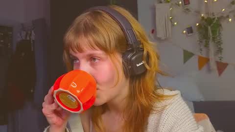 Snapshot of my_parisss chatting on 10.23.25 PARIS online show from 10.23.25