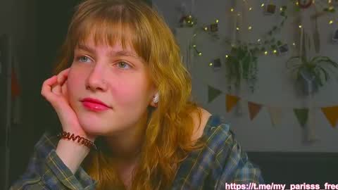 Snapshot of my_parisss chatting on 11.04.25 PARIS online show from 11.04.25