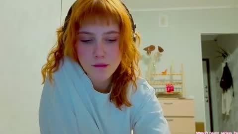 Snapshot of my_parisss chatting on 12.18.25 PARIS online show from 12.18.25