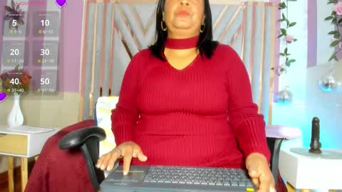 Snapshot of mya_blaze chatting on 09.11.25 mya_blaze online show from 09.11.25