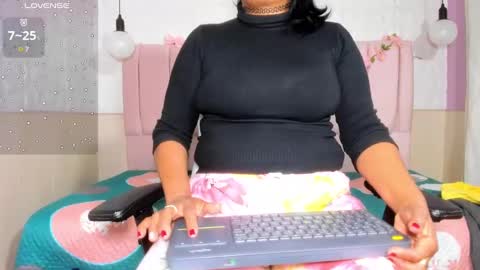 Snapshot of mya_blaze chatting on 10.22.25 mya_blaze online show from 10.22.25