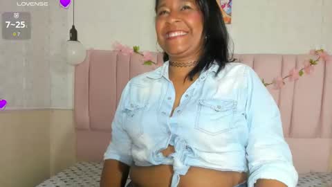 Snapshot of mya_blaze chatting on 10.28.25 mya_blaze online show from 10.28.25