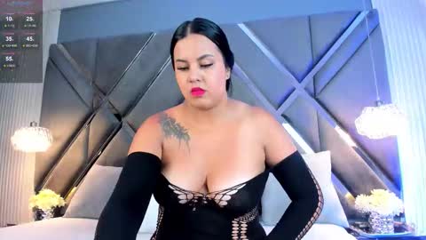 Mariana Evans online show from 09.17.25