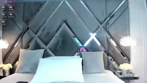 Mariana Evans online show from 12.18.25