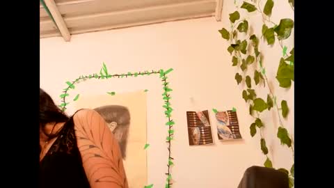 Snapshot of myagosling13 chatting on 09.12.25 miagosling NTMU Dont forget follow me online show from 09.12.25