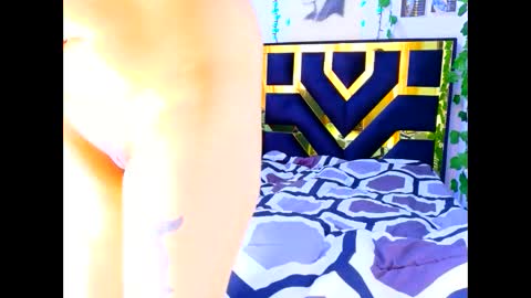 Snapshot of myagosling13 chatting on 09.23.25 miagosling NTMU Dont forget follow me online show from 09.23.25