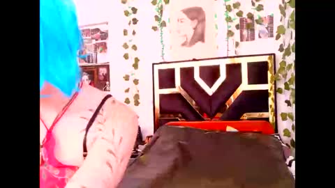 Snapshot of myagosling13 chatting on 10.25.25 miagosling NTMU Dont forget follow me online show from 10.25.25