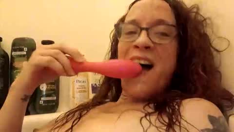 Snapshot of mybell8882 chatting on 11.03.25 Gypsy online show from 11.03.25