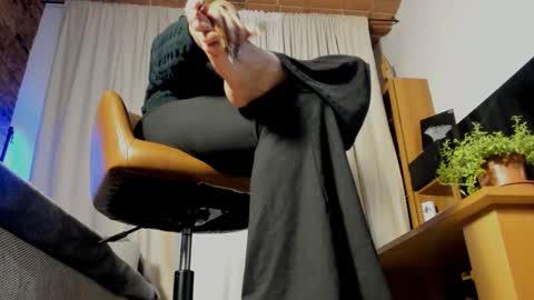 Snapshot of mydoc_lolac chatting on 11.25.25 Lola online show from 11.25.25