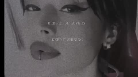 Snapshot of mydoc_lolac chatting on 11.28.25 Lola online show from 11.28.25