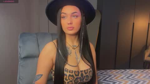 Snapshot of mygoddesshecate chatting on 10.05.25 Hecate online show from 10.05.25