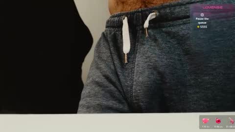 Snapshot of myhairymacho chatting on 11.16.25 Juan OF myhairymacho online show from 11.16.25