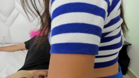 Snapshot of myinnocentwhore chatting on 02.08.25 LINDA AND EMILIO online show from 02.08.25