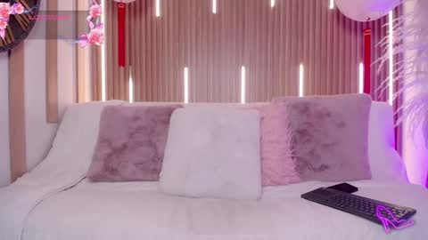 Snapshot of myladreams_ chatting on 01.15.26 Myla online show from 01.15.26