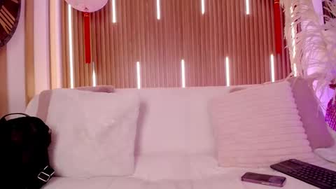 Snapshot of myladreams_ chatting on 02.06.26 Myla online show from 02.06.26