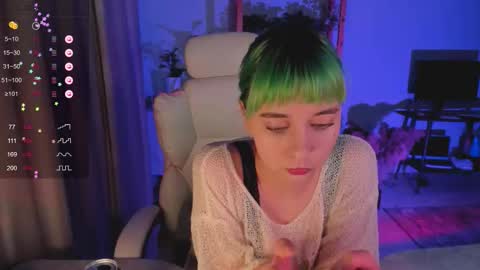 MylaFlores online show from 12.16.25