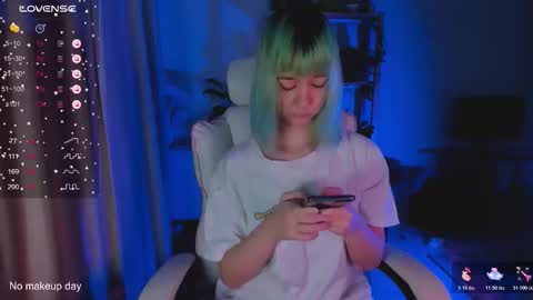 Snapshot of mylaweb chatting on 01.18.26 MylaFlores online show from 01.18.26