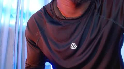 Mylo Wallace  online show from 12.04.25