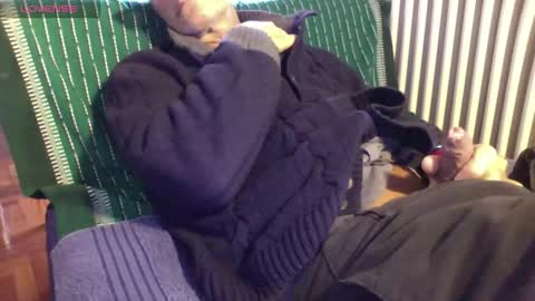 Bi sexy guy lovense hush is on private is open or password show tip if you like. online show from 12.02.25