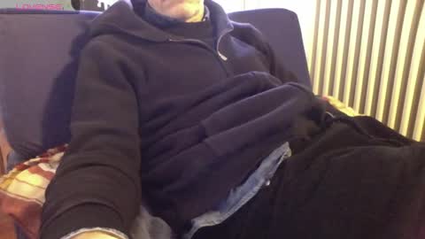 Bi sexy guy lovense hush is on private is open or password show tip if you like. online show from 02.07.26